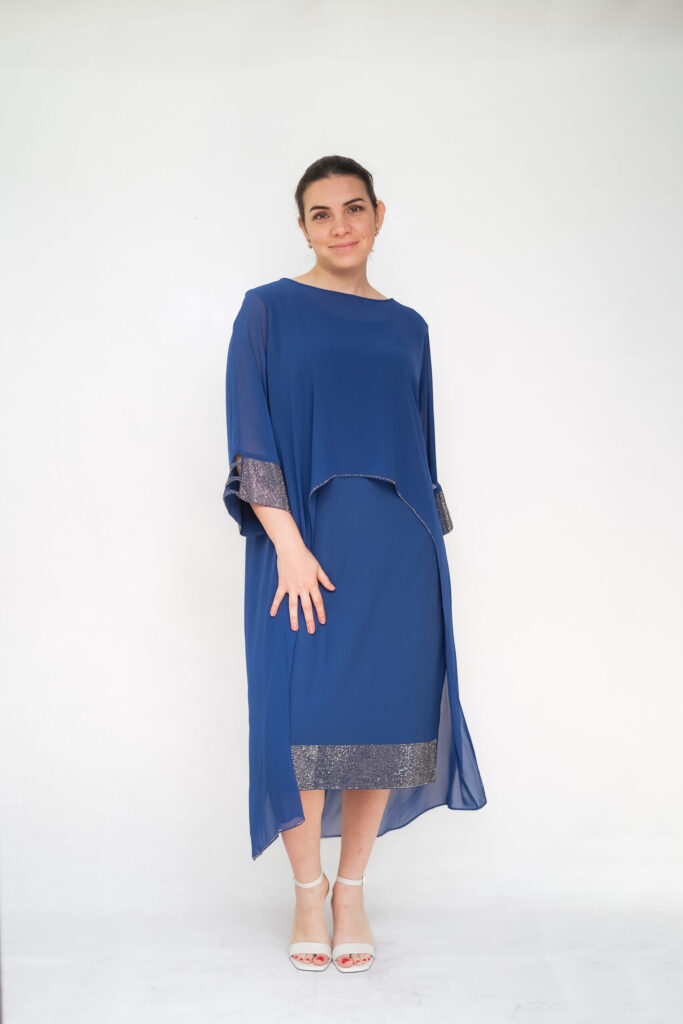 VESTIDO CON CAPA DIYA